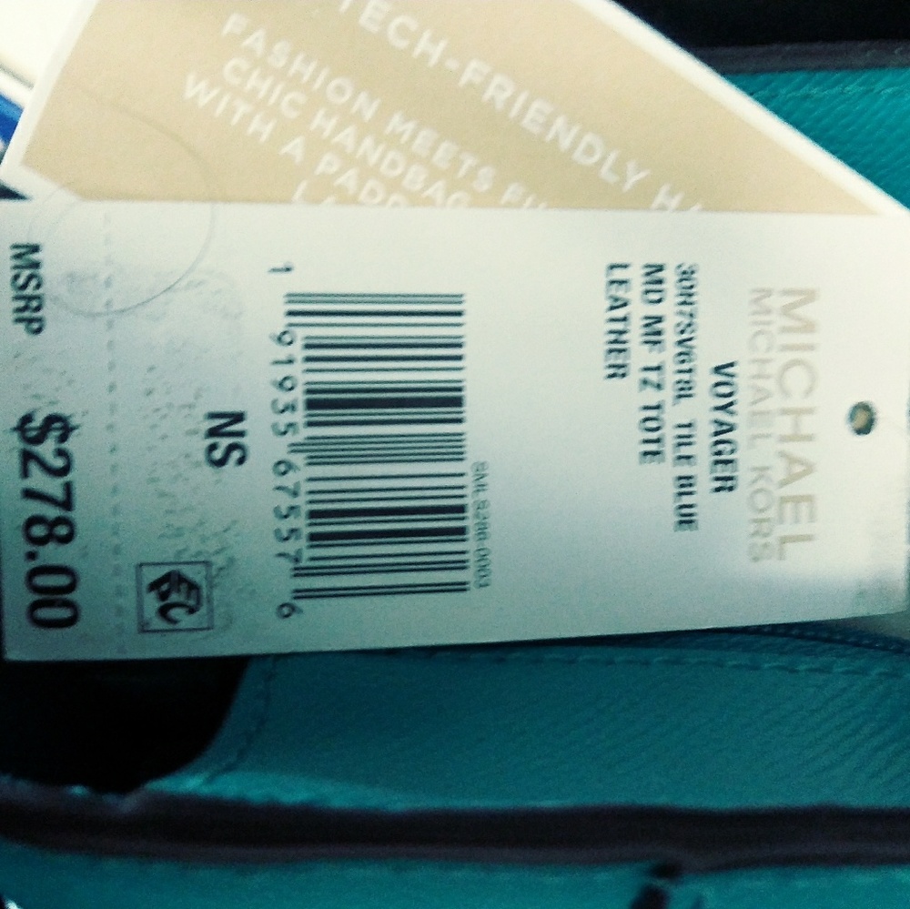 🚫SOLD🚫MICHAEL KORS Voyager Tote - Picture 8 of 8